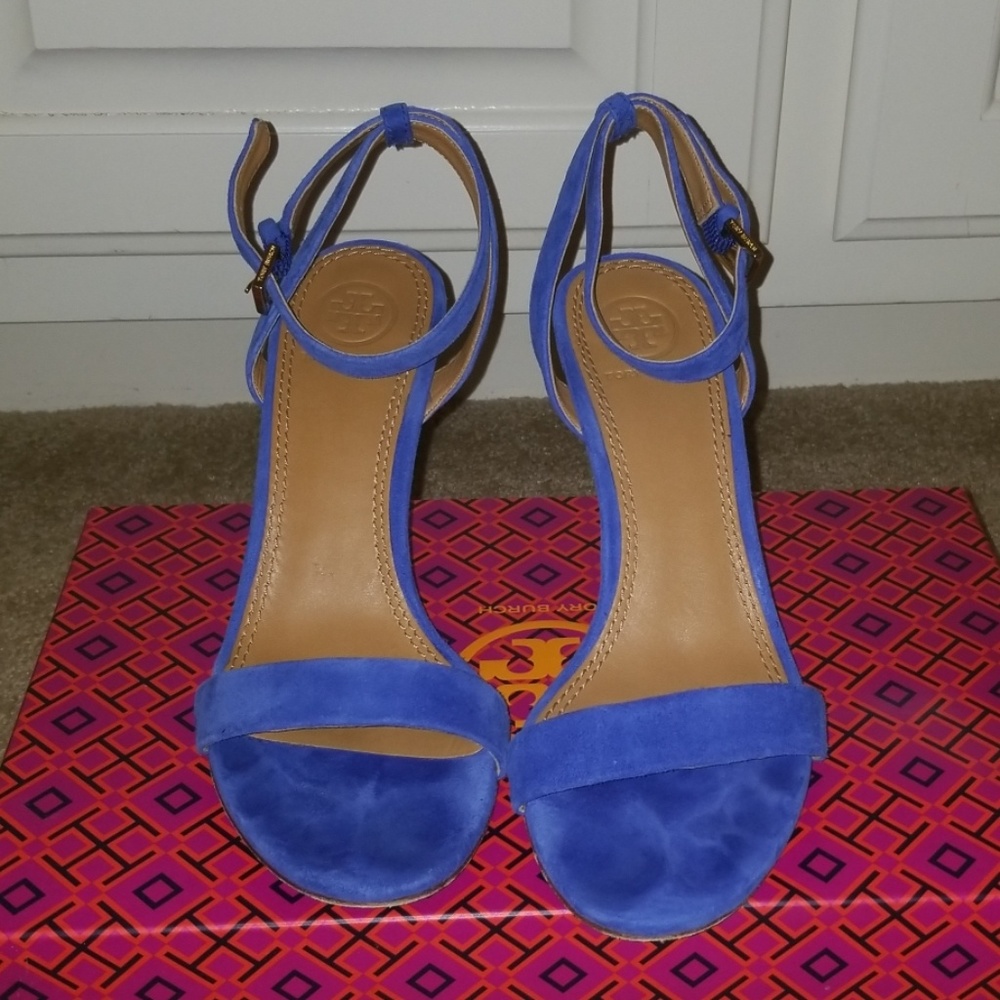 Blue heels Tory Burch